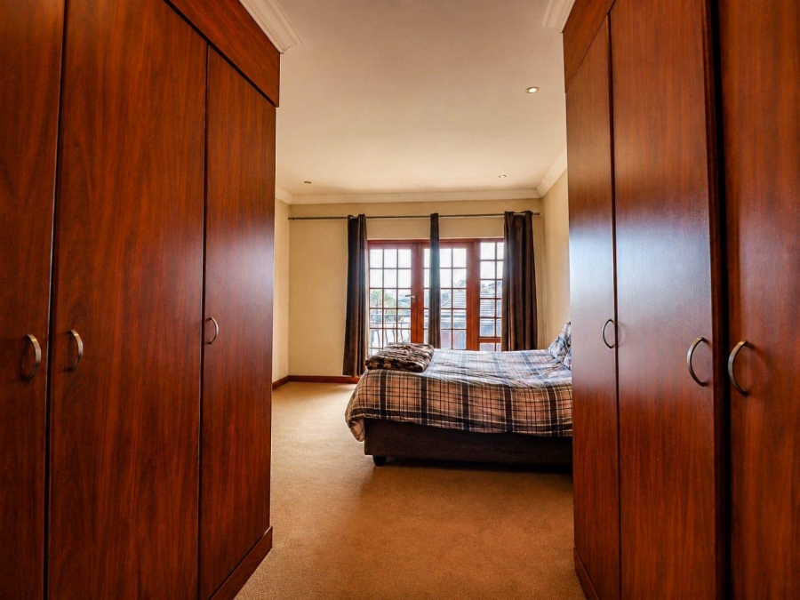 3 Bedroom Property for Sale in Kosmosdal Gauteng