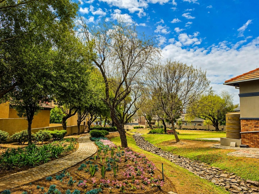3 Bedroom Property for Sale in Kosmosdal Gauteng
