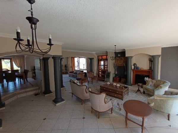 6 Bedroom Property for Sale in Waterkloof Ridge Gauteng