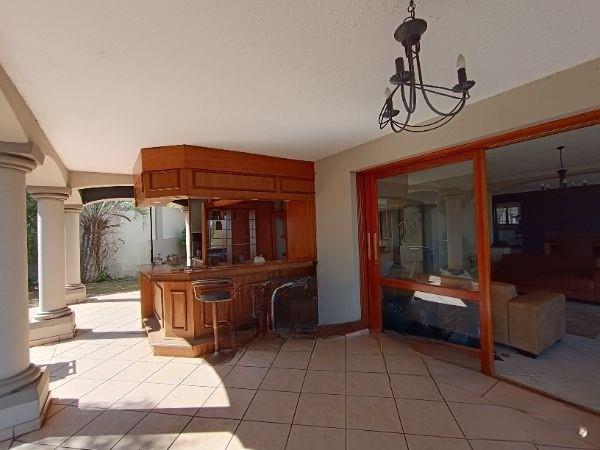 6 Bedroom Property for Sale in Waterkloof Ridge Gauteng