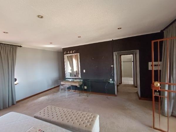 6 Bedroom Property for Sale in Waterkloof Ridge Gauteng