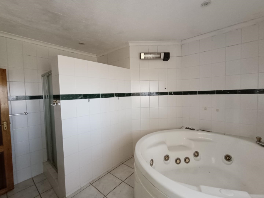 6 Bedroom Property for Sale in Waterkloof Ridge Gauteng