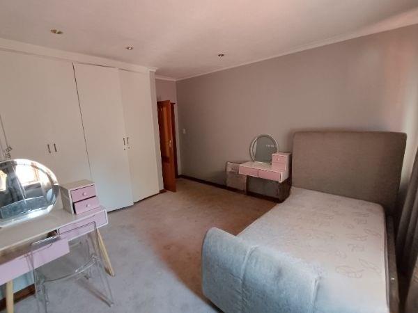 6 Bedroom Property for Sale in Waterkloof Ridge Gauteng