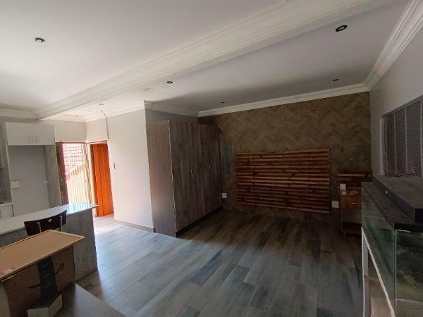 6 Bedroom Property for Sale in Waterkloof Ridge Gauteng
