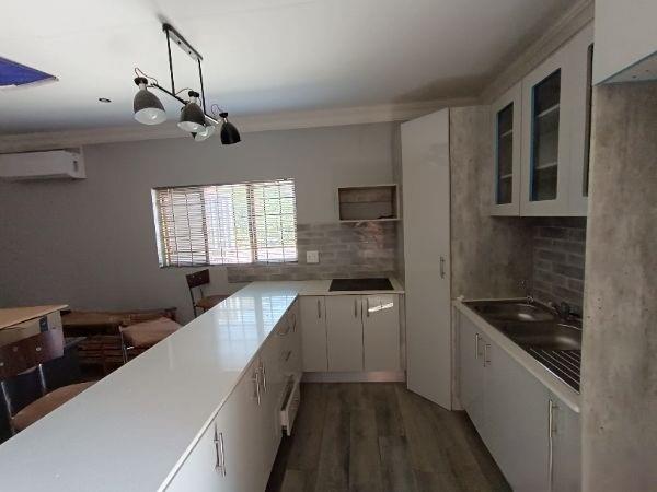 6 Bedroom Property for Sale in Waterkloof Ridge Gauteng