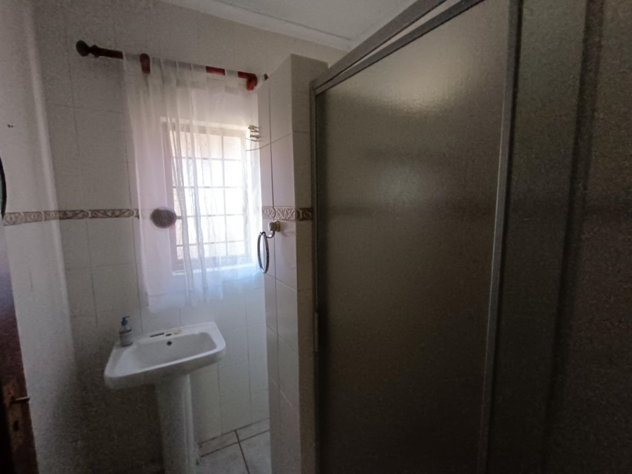 6 Bedroom Property for Sale in Waterkloof Ridge Gauteng