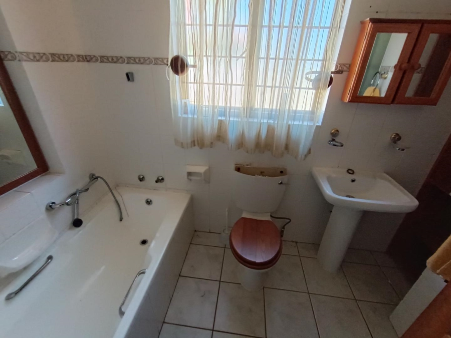 6 Bedroom Property for Sale in Waterkloof Ridge Gauteng
