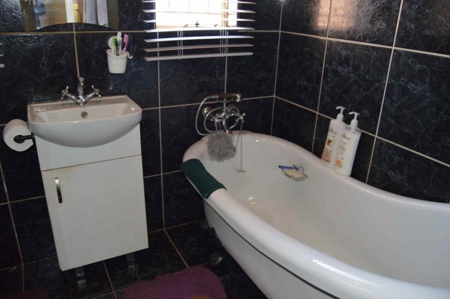2 Bedroom Property for Sale in Doornpoort Gauteng