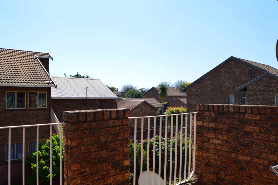 2 Bedroom Property for Sale in Doornpoort Gauteng