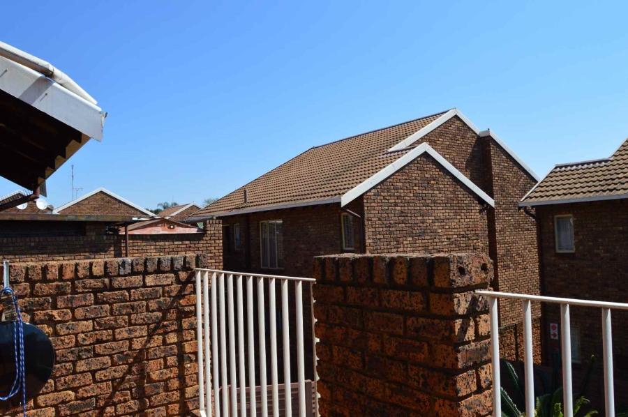 2 Bedroom Property for Sale in Doornpoort Gauteng