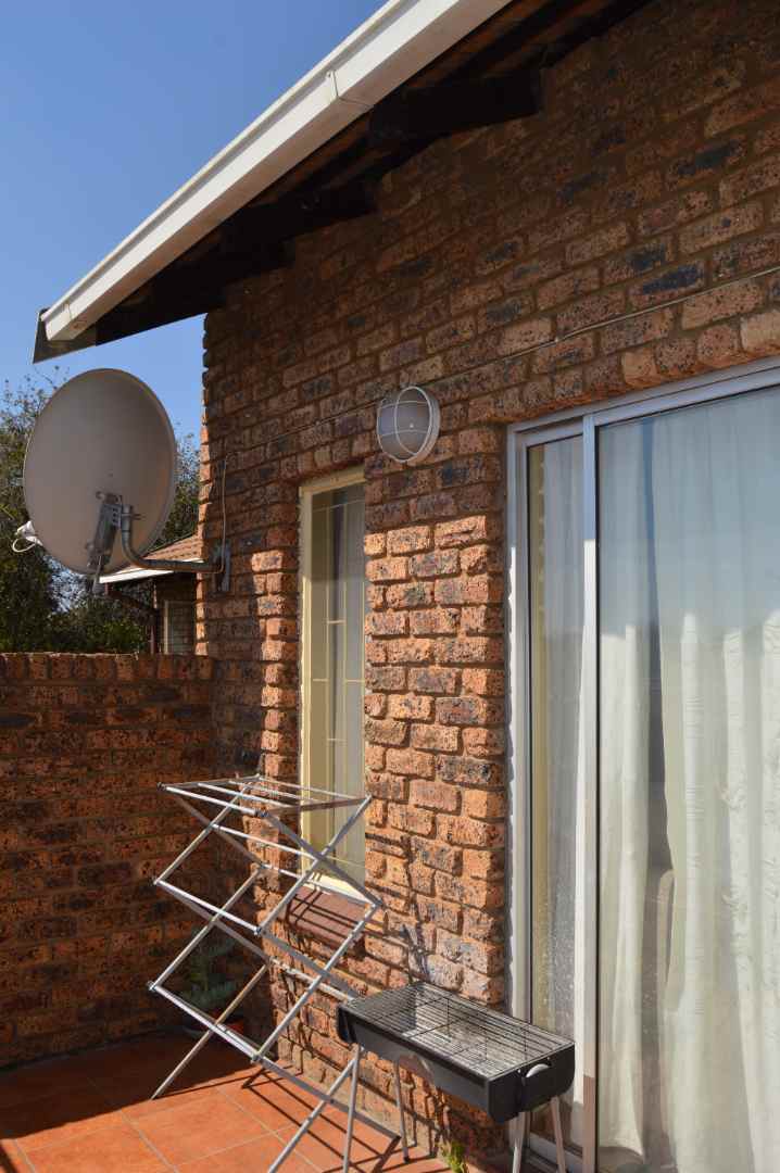 2 Bedroom Property for Sale in Doornpoort Gauteng
