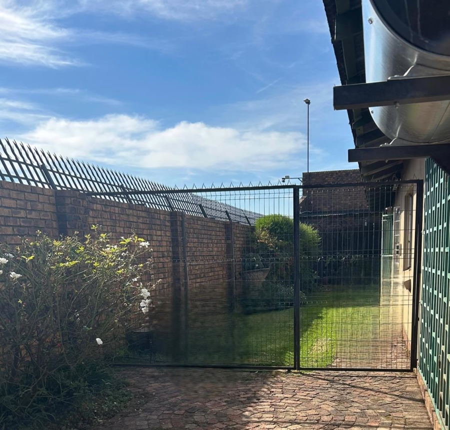 3 Bedroom Property for Sale in Three Rivers Gauteng