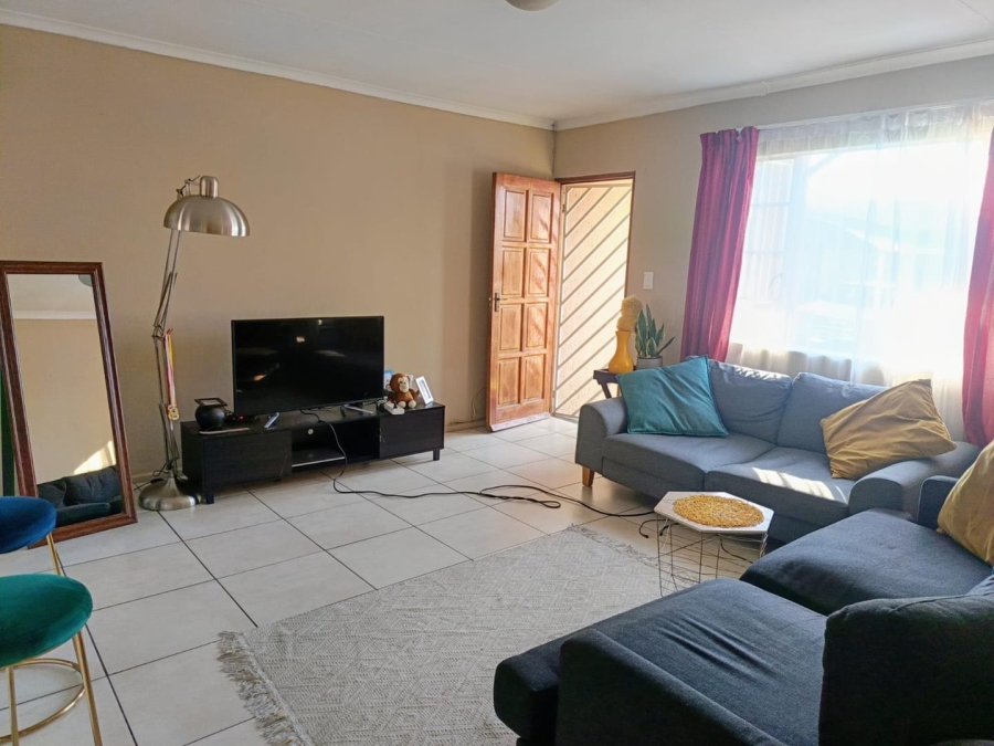 2 Bedroom Property for Sale in Weltevreden Park Gauteng