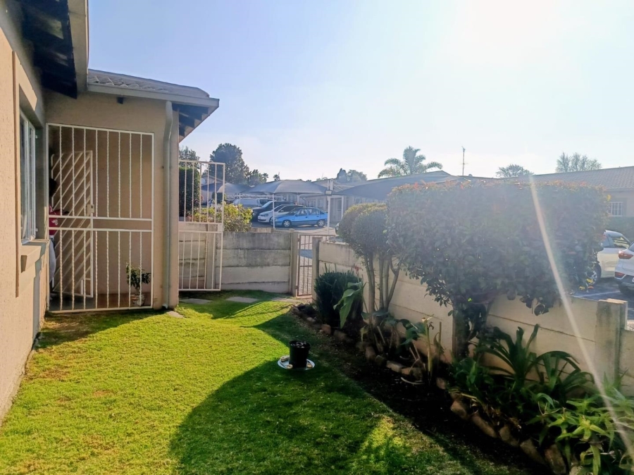 2 Bedroom Property for Sale in Weltevreden Park Gauteng