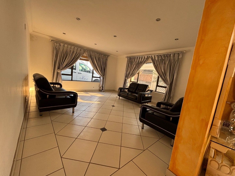 7 Bedroom Property for Sale in Ninapark Gauteng