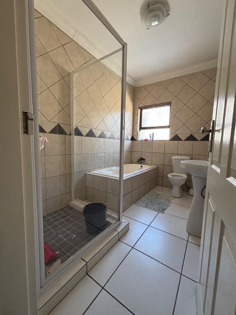 7 Bedroom Property for Sale in Ninapark Gauteng