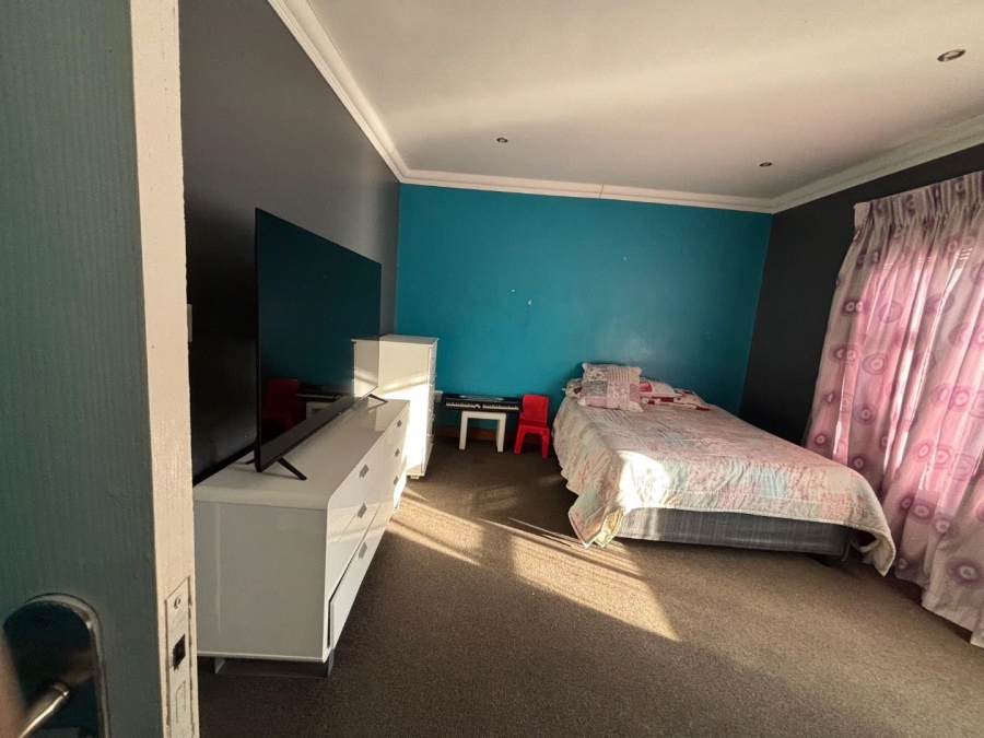 7 Bedroom Property for Sale in Ninapark Gauteng
