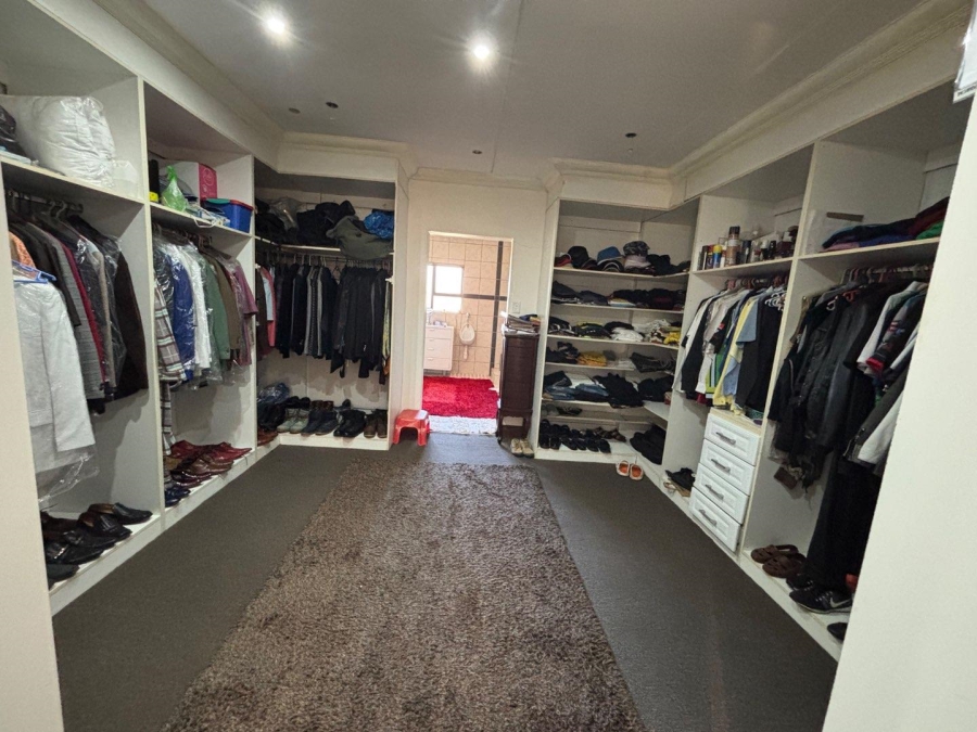 7 Bedroom Property for Sale in Ninapark Gauteng