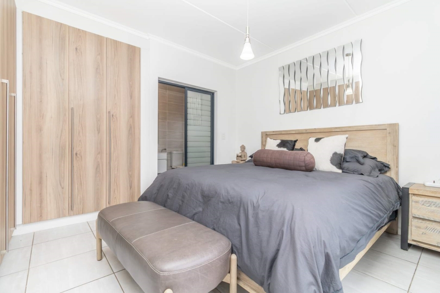 2 Bedroom Property for Sale in Waterfall Gauteng