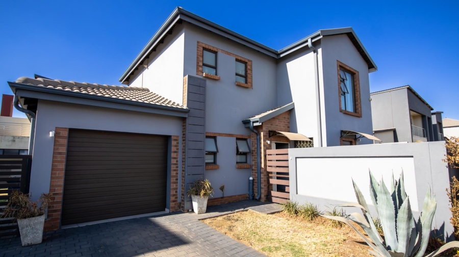 3 Bedroom Property for Sale in Zambezi Manor Lifestyle Estate Gauteng