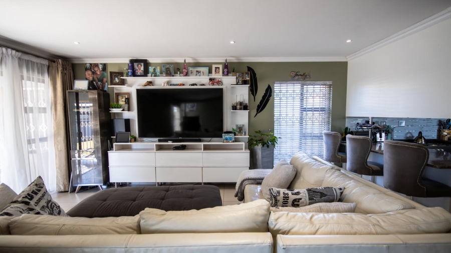 3 Bedroom Property for Sale in Zambezi Manor Lifestyle Estate Gauteng