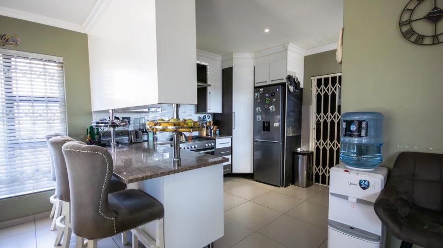 3 Bedroom Property for Sale in Zambezi Manor Lifestyle Estate Gauteng