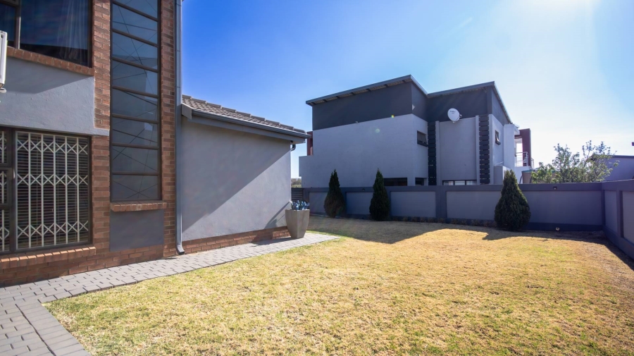 3 Bedroom Property for Sale in Zambezi Manor Lifestyle Estate Gauteng