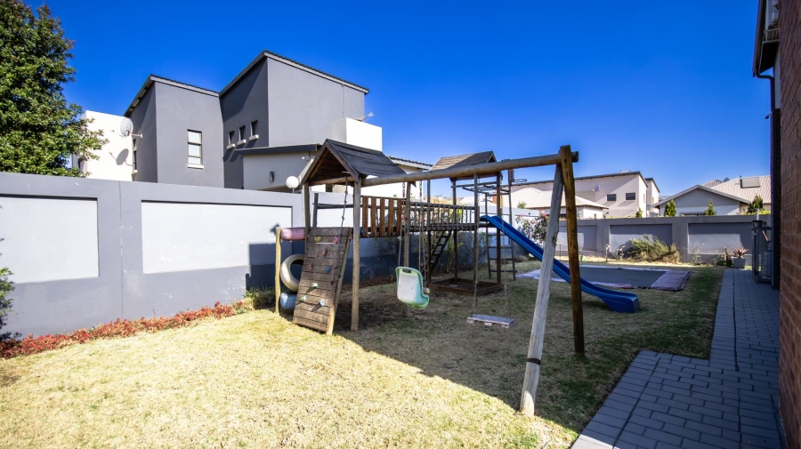 3 Bedroom Property for Sale in Zambezi Manor Lifestyle Estate Gauteng