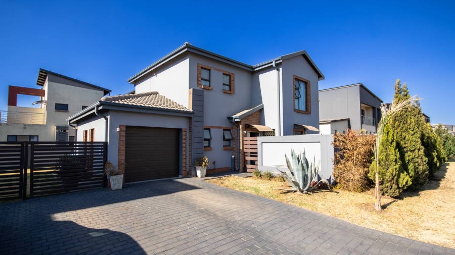 3 Bedroom Property for Sale in Zambezi Manor Lifestyle Estate Gauteng