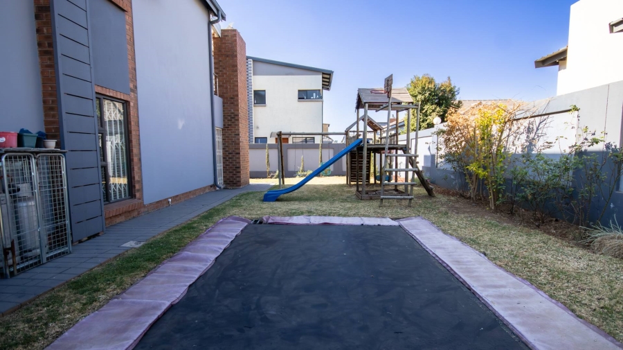 3 Bedroom Property for Sale in Zambezi Manor Lifestyle Estate Gauteng