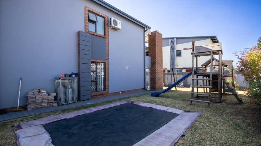 3 Bedroom Property for Sale in Zambezi Manor Lifestyle Estate Gauteng