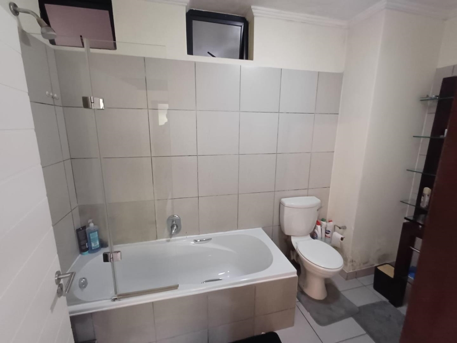 1 Bedroom Property for Sale in Jackal Creek Golf Estate Gauteng