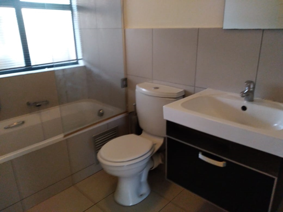 To Let 2 Bedroom Property for Rent in Jackal Creek Golf Estate Gauteng