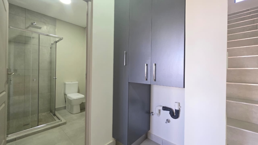 To Let 3 Bedroom Property for Rent in Die Hoewes Gauteng