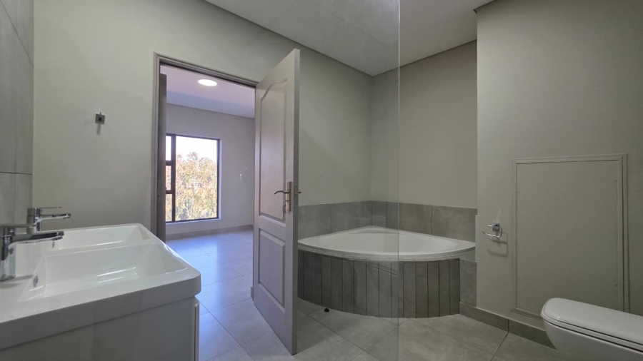 To Let 3 Bedroom Property for Rent in Die Hoewes Gauteng