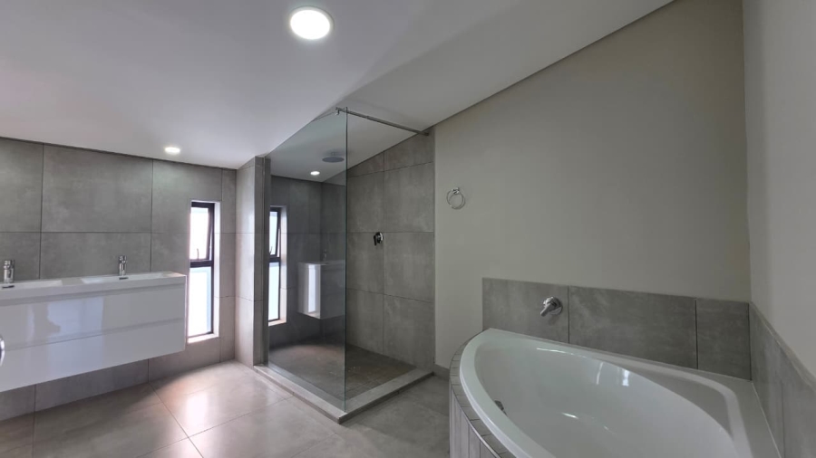 To Let 3 Bedroom Property for Rent in Die Hoewes Gauteng