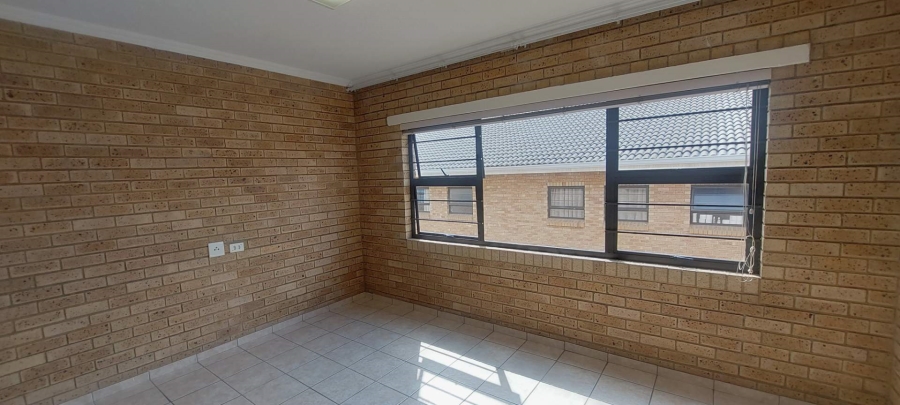 1 Bedroom Property for Sale in Garsfontein Gauteng