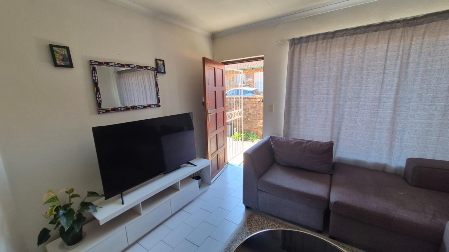2 Bedroom Property for Sale in Birchleigh Gauteng