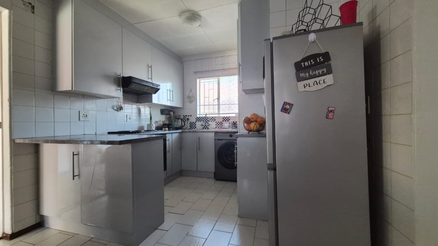 2 Bedroom Property for Sale in Birchleigh Gauteng