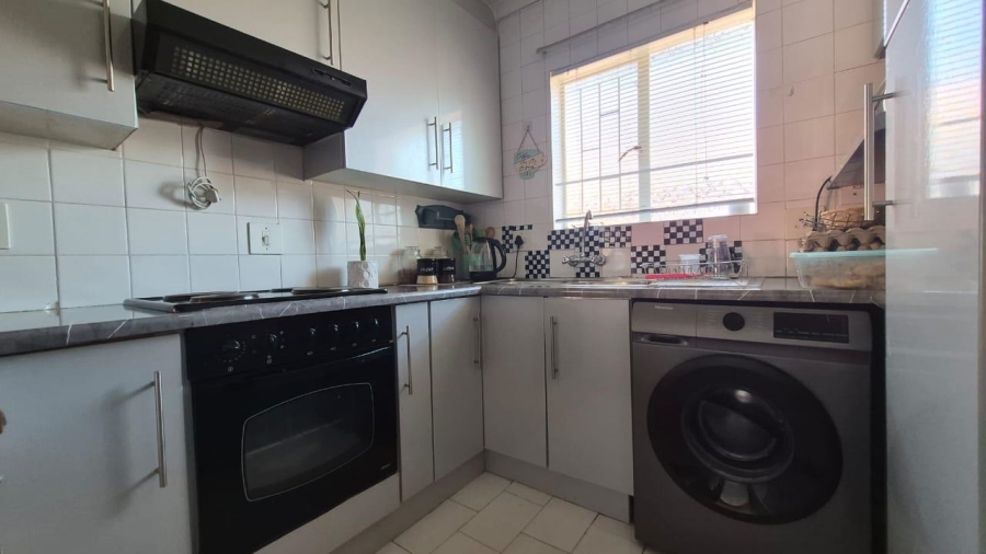 2 Bedroom Property for Sale in Birchleigh Gauteng