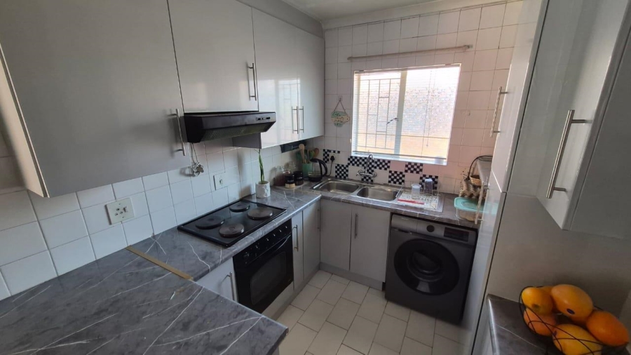 2 Bedroom Property for Sale in Birchleigh Gauteng