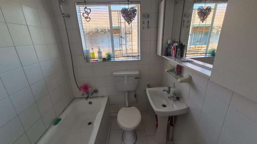 2 Bedroom Property for Sale in Birchleigh Gauteng