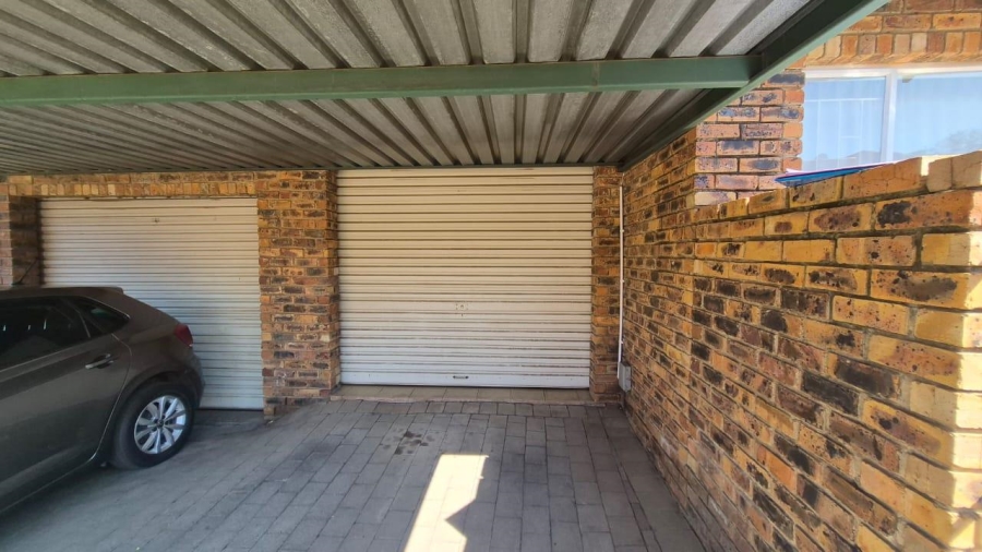 2 Bedroom Property for Sale in Birchleigh Gauteng