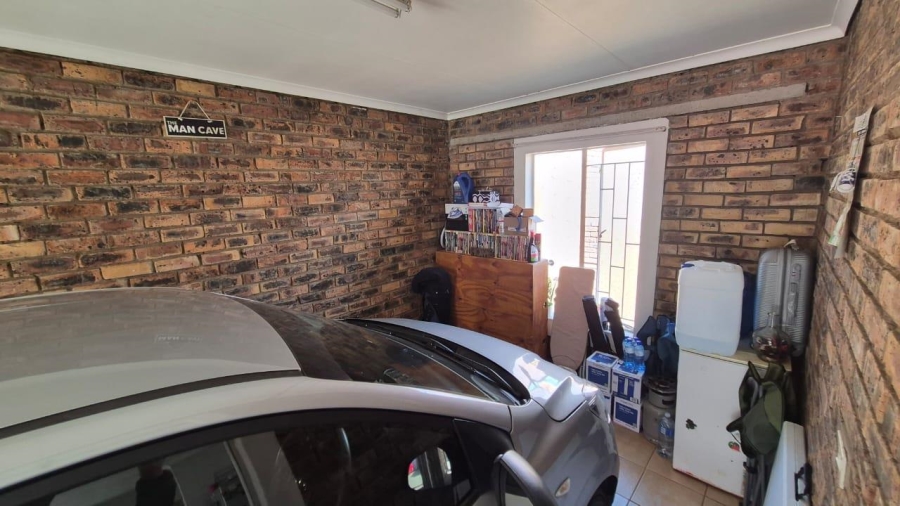 2 Bedroom Property for Sale in Birchleigh Gauteng