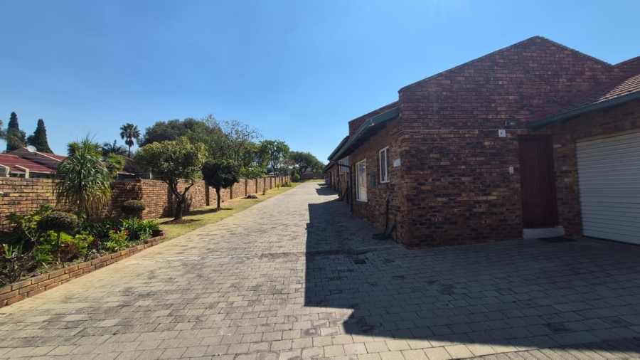2 Bedroom Property for Sale in Birchleigh Gauteng