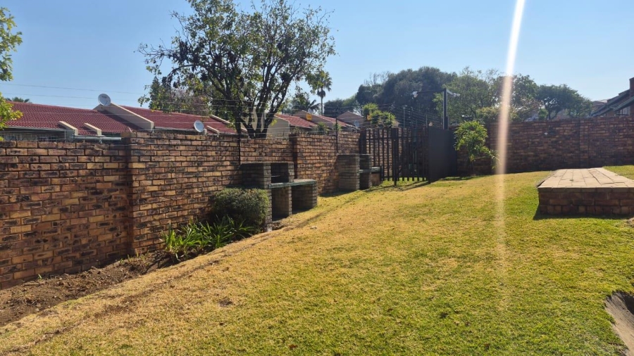 2 Bedroom Property for Sale in Birchleigh Gauteng