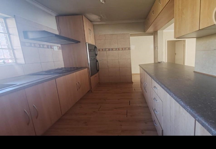 3 Bedroom Property for Sale in Birchleigh North Gauteng