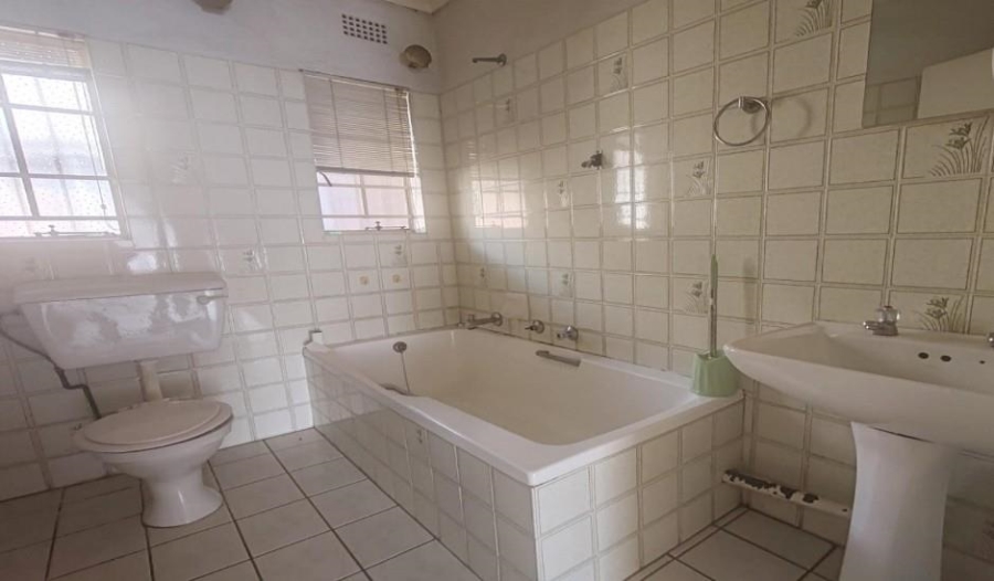 3 Bedroom Property for Sale in Birchleigh North Gauteng