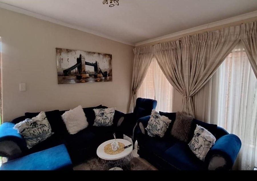 2 Bedroom Property for Sale in Edleen Gauteng