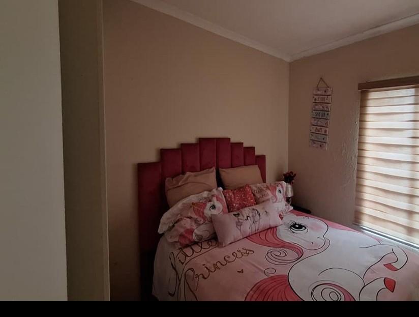 2 Bedroom Property for Sale in Edleen Gauteng